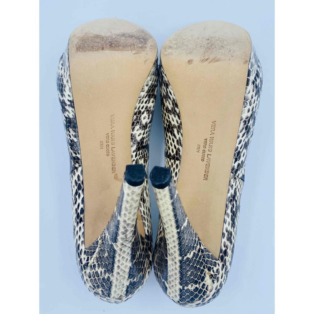 Vera Wang Lavender Demario PeepToe Heel Beige/Gray/Black snakeskin Womens Sz 8.5 - Picture 6 of 7